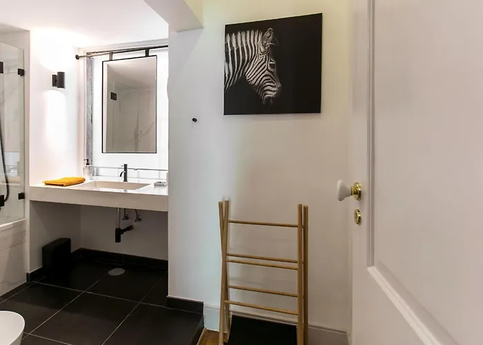 Exotische Paradies- Majestaetischer Aufenthalt Im Herzen Von By Interhome Lisboa